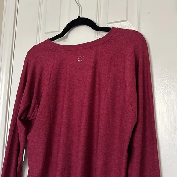 NWT Beyond Yoga Women's Burgundy Long Sleeve Top (M) - Picture 7 of 11